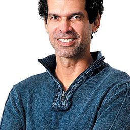 Jackson Costa 飾演 Orlando