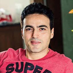 阿亞茲·汗 飾演 Sushant Modi