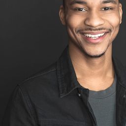 Lorenzo Jackson 飾演 Darius