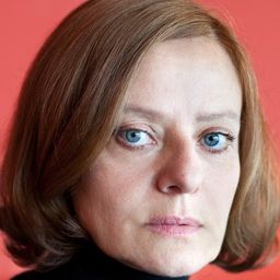 Michaela Caspar 飾演 Mrs. Kasulke