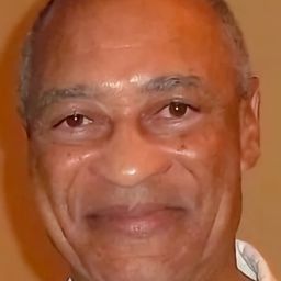 蘭迪·史崔普林 飾演 Leon Bolden