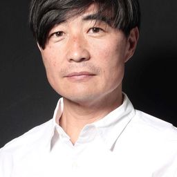 Akihiko Serikawa - Seven Billiard Tables演員 飾演Camarero oriental