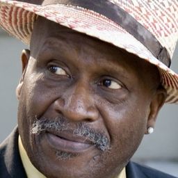 Taj Mahal 飾演 Self