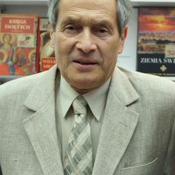 耶奇·瑟尼克 飾演 Andrzej Gaszewski