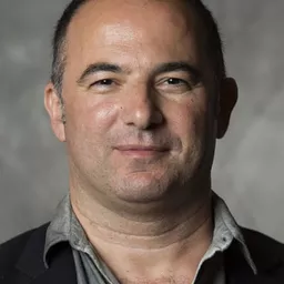 Mohamed Hamidi - 我與牛牛遊法國導演