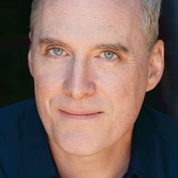 John Sanford Moore 飾演 Reporter