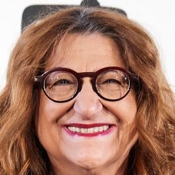 Mamen García - 毋忘當初的妳演員 飾演Angustias