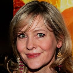 Linda Larkin 飾演 Jasmine (voice)