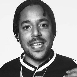 Benny Fairfax 飾演 Self