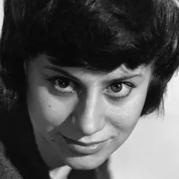 麗塔·塔欣厄姆 - Pane, burro e marmellata演員 飾演Vera De Virdis