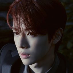 Jung Sung-chan 飾演 Self