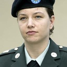 Sabrina Harman 飾演 Self