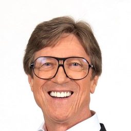 Hank Marvin 飾演 Self