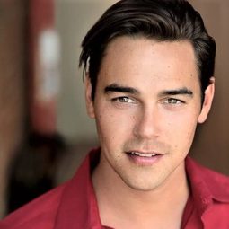 Jonathon Trent - 男國少年夢演員 飾演Joey