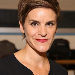 Jenn Colella 飾演 Emily