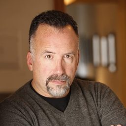 Bob Angelini 飾演 Lab Tech