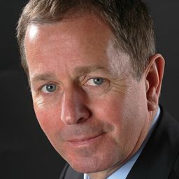 Martin Brundle 飾演 Self