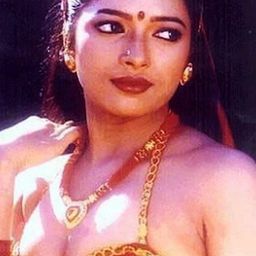 Abitha 飾演 Sumathi