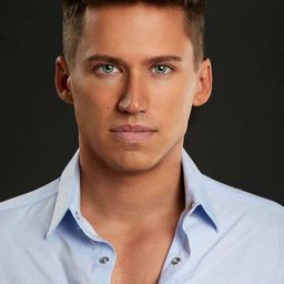 Ben Butler 飾演 Trickle Kiss Couple