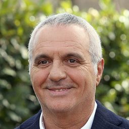 Giorgio Panariello 飾演 Paolo Molinari