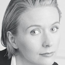 Sam Phillips 飾演 Katya