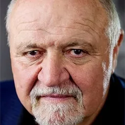 史蒂夫·伊斯廷 - 十三樓的噩夢演員 飾演Hotel Doorman