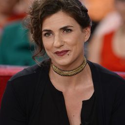 Emmanuelle Galabru 飾演 Béatrice