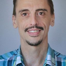 Samuel Romero 飾演 Creature