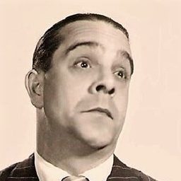 Alfonso del Real 飾演 Marquéz de Toro