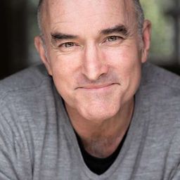 Daniel Cleary - Jean演員 飾演Frank Packer