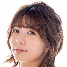 清水麻璃亜 飾演 