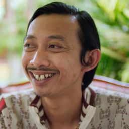 約諾·巴克里 飾演 Arif