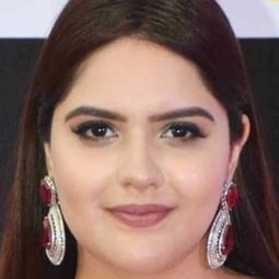 Anjali Anand 飾演 