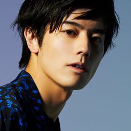 岩永徹也 飾演 Kuroto Dan / Kamen Rider Genm