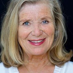 Jutta Speidel 飾演 Dr. Gabriela Kaiser