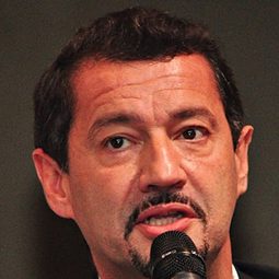 Xaiver Justo 飾演 Self - Whistle Blower / Former Director of Perosaudi, London
