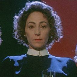 Veronica Lazar - 愛的困惑演員 飾演piano buyer