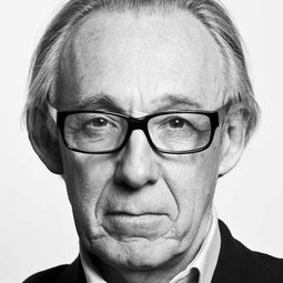 Martin Bishop - 神奇女俠演員 飾演Kaiser Wilhelm II