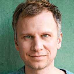 Robert Stadlober - 計程車演員 飾演Rüdiger