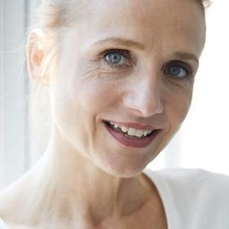 Christina Große 飾演 Laura Leyden