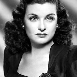 Joan Bennett 飾演 Mrs. Cummings