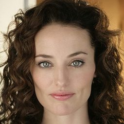 Jennifer Ellis 飾演 Lisa Hintelmann