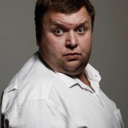 Maksym Maksymiuk 飾演 Director