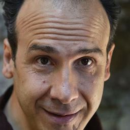 馬力歐·皮雷羅 飾演 Sosia