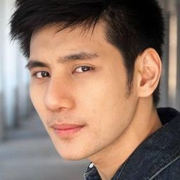 Andrew Gan 飾演 Ben