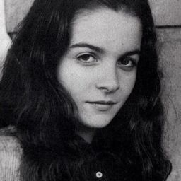 蒂納·羅梅洛 飾演 Actriz