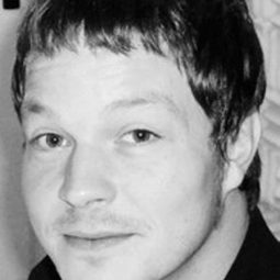 Tommy Morgenstern - 魯濱遜漂流記演員 飾演Pong