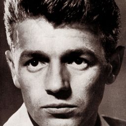 Walter Santesso - 露滴牡丹開演員 飾演Paparazzo