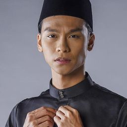 Nadhir Nasar 飾演 Ujang