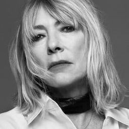 Kim Gordon 飾演 Corky